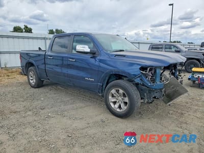 Czwarte zdjęcie samochodu z boku: 2022 RAM 1500 LARAMIE VIN:1C6SRFRT9NN456322 - miniatura