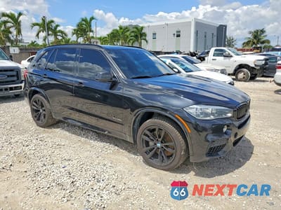 Czwarte zdjęcie samochodu z boku: 2017 BMW X5 XDRIVE50I VIN:5UXKR6C39H0U13407 - miniatura