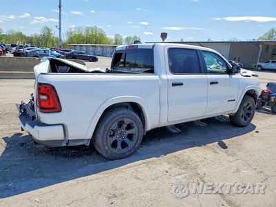 Trzecie zdjęcie samochodu z tyłu: 2025 RAM 1500 BIG HORN VIN:1C6SRFFP7SN692602 - miniatura