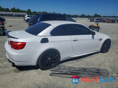 Trzecie zdjęcie samochodu z tyłu: 2011 BMW M3 VIN:WBSDX9C56BE585254 - miniatura