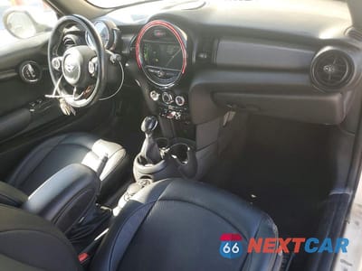 Zdjęcie 8 z 13 samochodu: 2019 MINI COOPER VIN:WMWWG5C50K3F79163 - miniatura