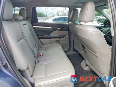 Zdjęcie 10 z 12 samochodu: 2019 TOYOTA HIGHLANDER XLE VIN:5TDKZRFH9KS326864 - miniatura