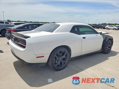 Trzecie zdjęcie samochodu z tyłu: 2020 DODGE CHALLENGER SXT VIN:2C3CDZAG5LH243373 - miniatura