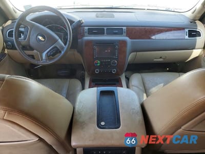 Zdjęcie 8 z 13 samochodu: 2011 CHEVROLET SUBURBAN C1500 LTZ VIN:1GNSCKE06BR357046 - miniatura