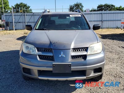 Piąte zdjęcie samochodu w środku: 2005 MITSUBISHI OUTLANDER LS VIN:JA4LZ31F75U043946 - miniatura
