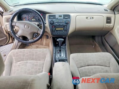 Zdjęcie 8 z 12 samochodu: 2001 HONDA ACCORD EX VIN:1HGCG56631A047652 - miniatura