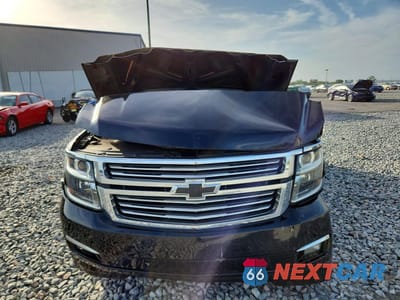 Piąte zdjęcie samochodu w środku: 2017 CHEVROLET SUBURBAN K1500 PREMIER VIN:1GNSKJKC4HR389403 - miniatura