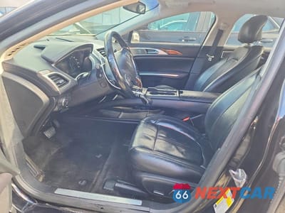Zdjęcie 7 z 12 samochodu: 2016 LINCOLN MKZ VIN:3LN6L2JK4GR631885 - miniatura