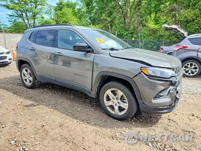 Czwarte zdjęcie samochodu z boku: 2024 JEEP COMPASS LATITUDE VIN:3C4NJDBN4RT583174 - miniatura