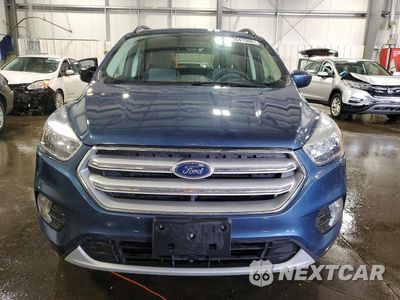 Piąte zdjęcie samochodu w środku: 2018 FORD ESCAPE SE VIN:1FMCU9GD7JUC78351 - miniatura