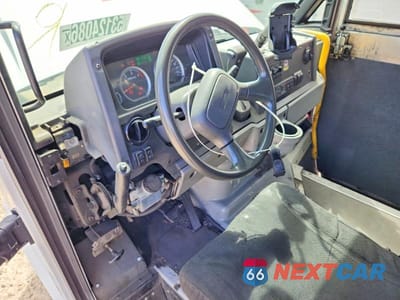 Zdjęcie 8 z 13 samochodu: 2015 ISUZU NPR VIN:JALB4T171F7W00213 - miniatura