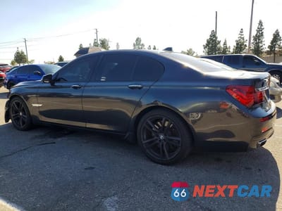 Drugie zdjęcie samochodu z przodu: 2013 BMW 750 I VIN:WBAYA8C59DC996681 - miniatura