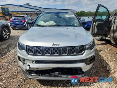 Piąte zdjęcie samochodu w środku: 2026 JEEP COMPASS LIMITED VIN:3C4NJDCN5TT165678 - miniatura