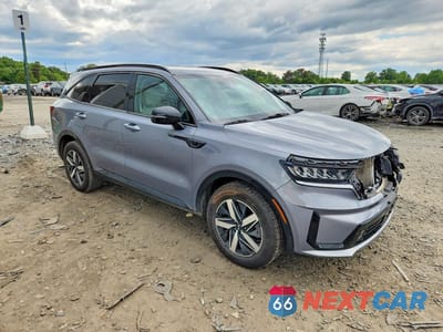 Czwarte zdjęcie samochodu z boku: 2021 KIA SORENTO EX VIN:5XYRH4LF7MG034654 - miniatura