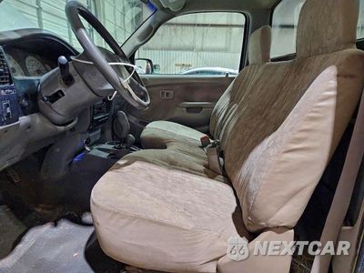 Zdjęcie 10 z 13 samochodu: 2004 TOYOTA TACOMA BASE VIN:5TEPM62NX4Z316719 - miniatura