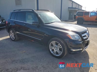 Czwarte zdjęcie samochodu z boku: 2015 MERCEDES-BENZ GLK 350 VIN:WDCGG5HB0FG341891 - miniatura
