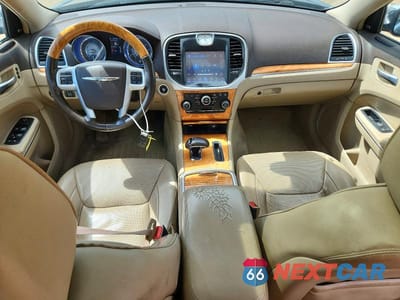 Zdjęcie 8 z 12 samochodu: 2014 CHRYSLER 300C VIN:2C3CCAKG6EH139030 - miniatura
