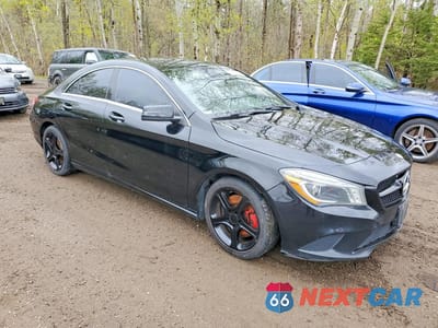 Czwarte zdjęcie samochodu z boku: 2014 MERCEDES-BENZ CLA 250 VIN:WDDSJ4EB5EN062808 - miniatura