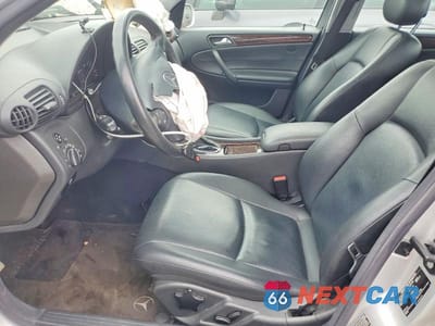 Zdjęcie 7 z 12 samochodu: 2004 MERCEDES-BENZ C 240 4MATIC VIN:WDBRF81J14F534282 - miniatura