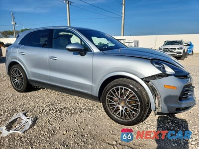 Czwarte zdjęcie samochodu z boku: 2020 PORSCHE CAYENNE VIN:WP1AA2AY7LDA06276 - miniatura
