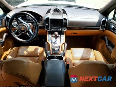 Zdjęcie 8 z 14 samochodu: 2018 PORSCHE CAYENNE S VIN:WP1AB2A23JLA60847 - miniatura