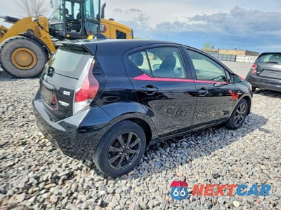 Trzecie zdjęcie samochodu z tyłu: 2016 TOYOTA PRIUS C PERSONA SPECIAL EDITION VIN:JTDKDTB32G1119873 - miniatura