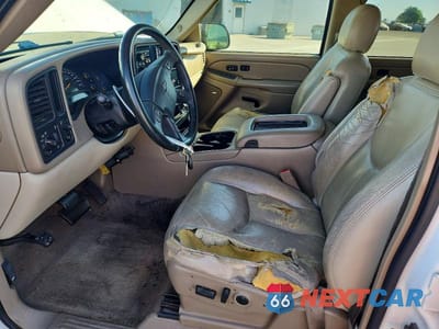 Zdjęcie 7 z 12 samochodu: 2004 CHEVROLET SUBURBAN C1500 VIN:1GNEC16T04J157295 - miniatura