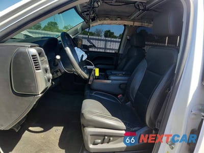 Zdjęcie 7 z 12 samochodu: 2018 CHEVROLET SILVERADO K1500 LT VIN:3GCUKREC4JG416374 - miniatura