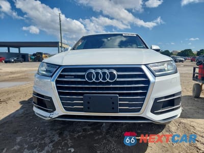 Piąte zdjęcie samochodu w środku: 2017 AUDI Q7 PREMIUM VIN:WA1AHAF79HD042690 - miniatura