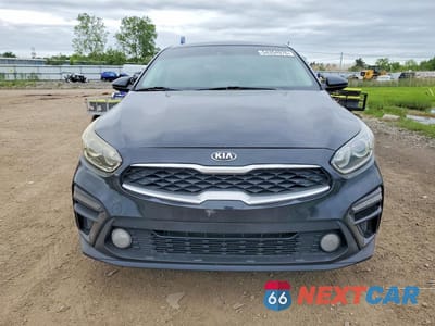 Piąte zdjęcie samochodu w środku: 2019 KIA FORTE LXS VIN:3KPF24AD5KE013804 - miniatura