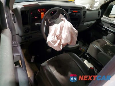 Zdjęcie 8 z 14 samochodu: 2017 NISSAN NV 2500 DELIVERY VAN VIN:1N6BF0KY4HN805845 - miniatura