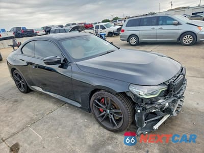 Czwarte zdjęcie samochodu z boku: 2024 BMW M240XI VIN:3MW53CM05R8E12228 - miniatura
