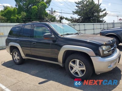 Czwarte zdjęcie samochodu z boku: 2005 CHEVROLET TRAILBLAZER LS VIN:1GNDT13S552272199 - miniatura