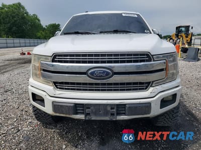 Piąte zdjęcie samochodu w środku: 2018 FORD F150 SUPERCREW VIN:1FTEW1E53JKE29802 - miniatura