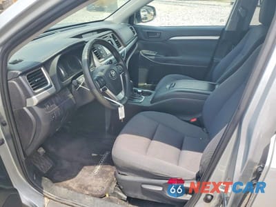 Zdjęcie 7 z 13 samochodu: 2019 TOYOTA HIGHLANDER LE VIN:5TDZZRFH1KS292790 - miniatura