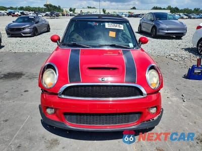 Piąte zdjęcie samochodu w środku: 2010 MINI COOPER S VIN:WMWMS3C51ATY08889 - miniatura