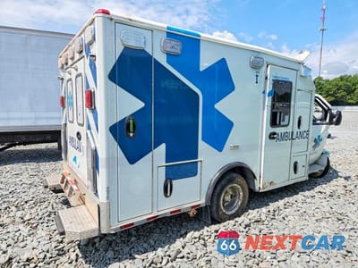 Trzecie zdjęcie samochodu z tyłu: 2026 FORD ECONOLINE - AMBULANCE VIN:1FDWE3FN7TDD02538 - miniatura