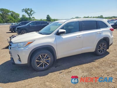 2018 TOYOTA HIGHLANDER XLE 5TDJZRFH3JS532451 - główne zdjęcie licytacji z USA - miniatura