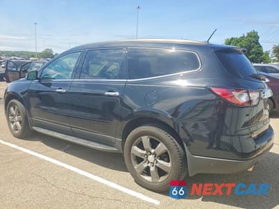Drugie zdjęcie samochodu z przodu: 2017 CHEVROLET TRAVERSE LT VIN:1GNKRHKD0HJ305007 - miniatura
