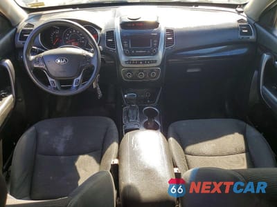 Zdjęcie 8 z 13 samochodu: 2014 KIA SORENTO LX VIN:5XYKTCA67EG535560 - miniatura