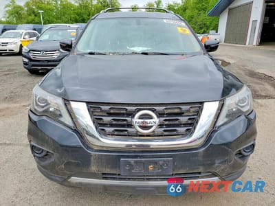 Piąte zdjęcie samochodu w środku: 2018 NISSAN PATHFINDER S VIN:5N1DR2MM1JC664187 - miniatura