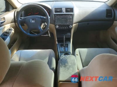 Zdjęcie 8 z 13 samochodu: 2005 HONDA ACCORD LX VIN:3HGCM56485G706162 - miniatura