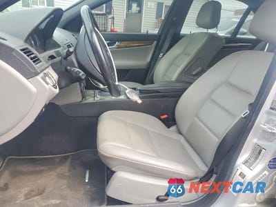 Zdjęcie 7 z 12 samochodu: 2008 MERCEDES-BENZ C 350 VIN:WDDGF56X48F015484 - miniatura