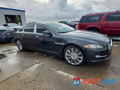 Czwarte zdjęcie samochodu z boku: 2018 JAGUAR XJL SUPERCHARGED VIN:SAJWA2GE4JMW15733 - miniatura