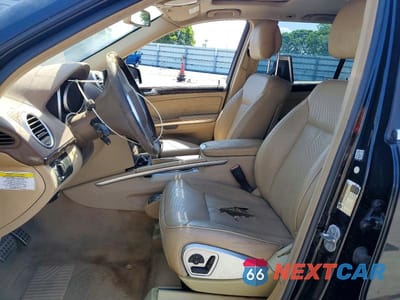 Zdjęcie 7 z 13 samochodu: 2011 MERCEDES-BENZ GL 550 4MATIC VIN:4JGBF8GEXBA739411 - miniatura