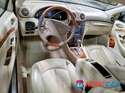 Zdjęcie 8 z 12 samochodu: 2009 MERCEDES-BENZ CLK 550 VIN:WDBTJ72H59F260795 - miniatura