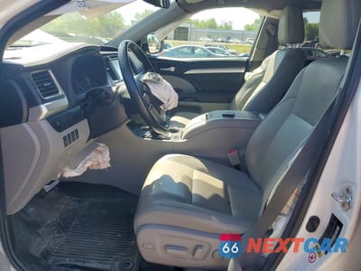 Zdjęcie 7 z 14 samochodu: 2018 TOYOTA HIGHLANDER HYBRID XLE VIN:5TDJGRFH3JS043652 - miniatura