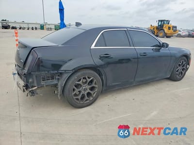 Trzecie zdjęcie samochodu z tyłu: 2015 CHRYSLER 300 LIMITED VIN:2C3CCAAG4FH779501 - miniatura