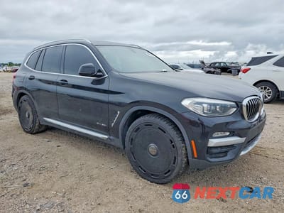 Czwarte zdjęcie samochodu z boku: 2018 BMW X3 XDRIVE30I VIN:5UXTR9C50JLC80079 - miniatura