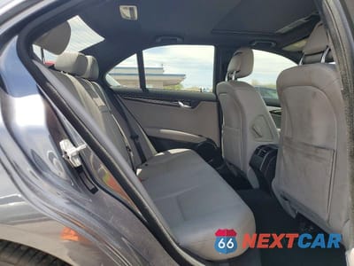 Zdjęcie 10 z 12 samochodu: 2008 MERCEDES-BENZ C 350 VIN:WDDGF56X58F054200 - miniatura